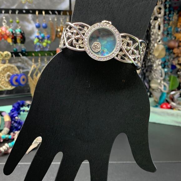 Nocturne Bloom– Upcycled Watch Bracelet with Silver Rose - Picture 4 of 8